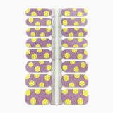 Nagelstickers in lila met citroenen op witte achtergrond