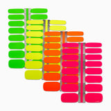 Nagelstickers in fluor kleuren op witte achtergrond