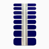 Productfoto van kobaltblauwe nagelstickers voor teennagels op witte achtergrond